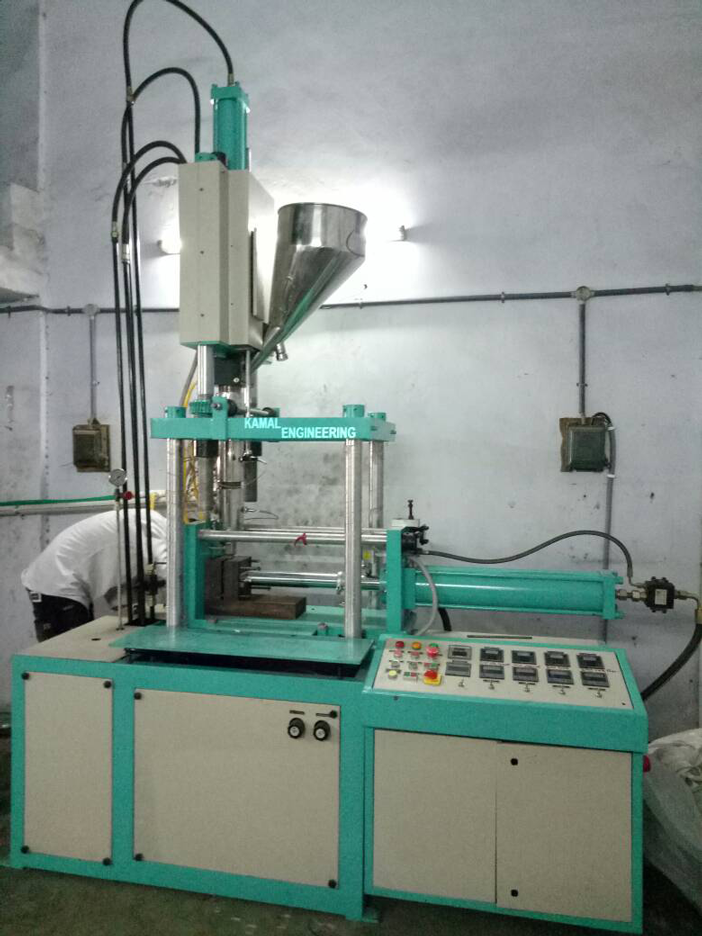 Ram Type vertical Injection Moulding Machine